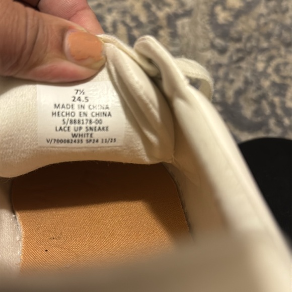 Banana Republic White Lace Up Sneakers Size 7.5 - Picture 9 of 12